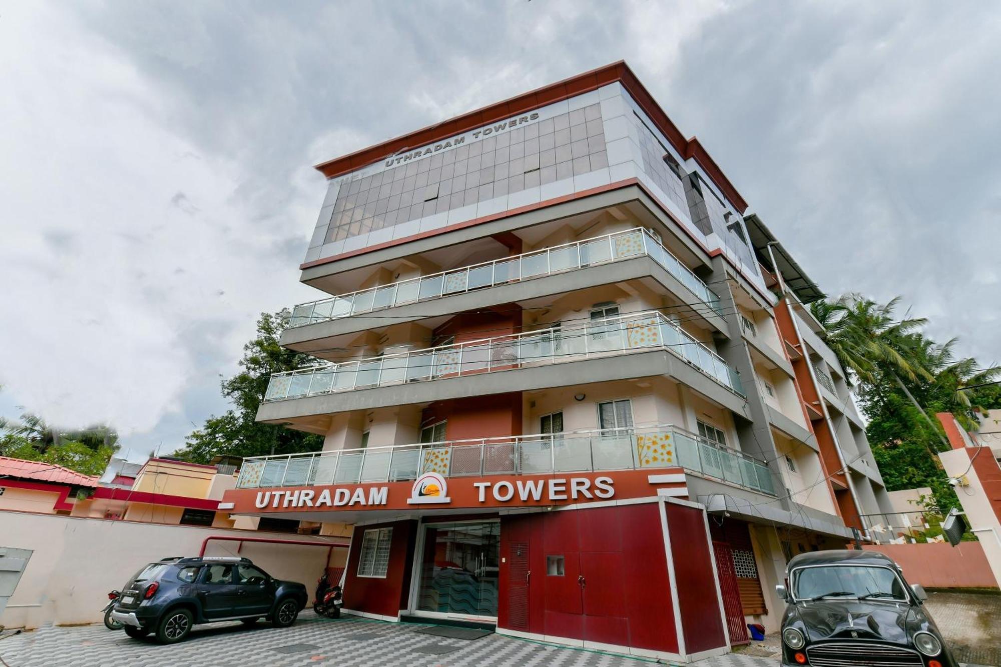 Oyo Flagship Uthradam Towers Otel Thiruvananthapuram Dış mekan fotoğraf