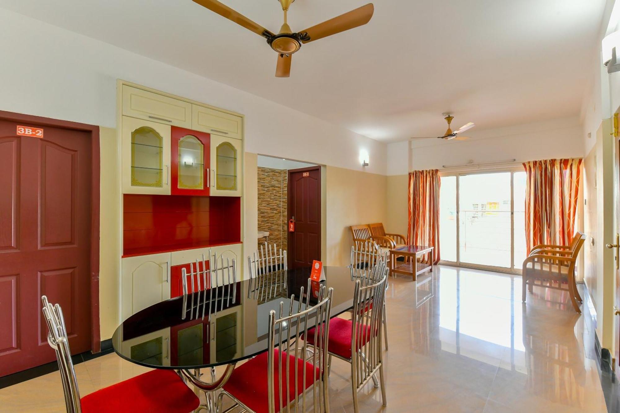 Oyo Flagship Uthradam Towers Otel Thiruvananthapuram Dış mekan fotoğraf